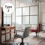 サロンにあるベージュグレー色アイアンパーテーション【Type 2：パネル横1枚】オプション鉄柱を使用