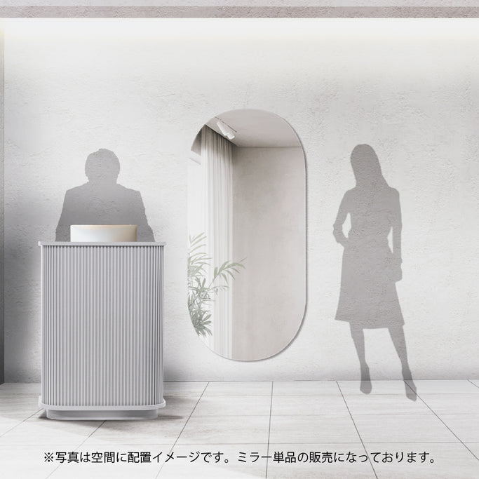 おしゃれな美容室にあるウォールミラー「MRO20」